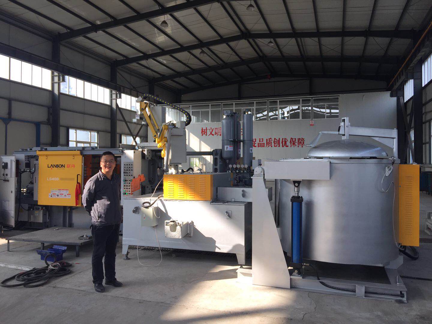 1511924140416455.jpg 建升壓鑄使用現(xiàn)場.jpg